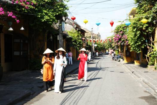 Bảo tồn và phát triển văn hóa phi vật thể ở đô thị...