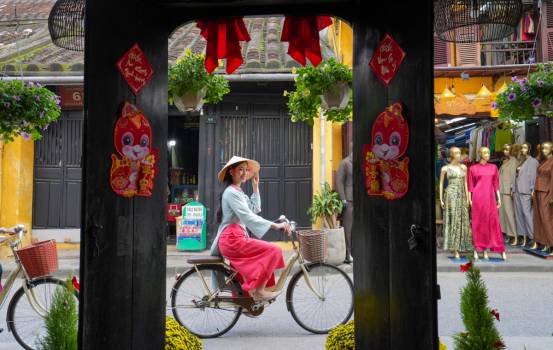 ÉVÉNEMENTS, FESTIVALS CULTURELS-TOURISTIQUES À LA...