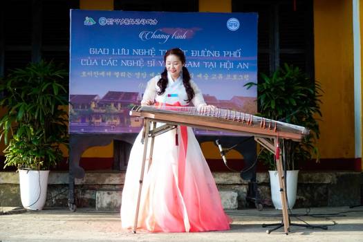 Nghệ sĩ Hàn Quốc giao lưu, biểu diễn tại phố cổ Hội An