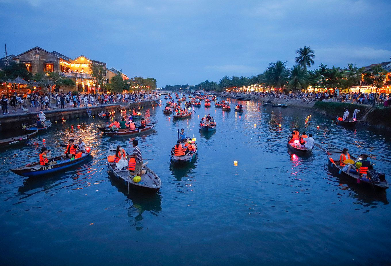 le hoi hoa dang hoi an thumb 1