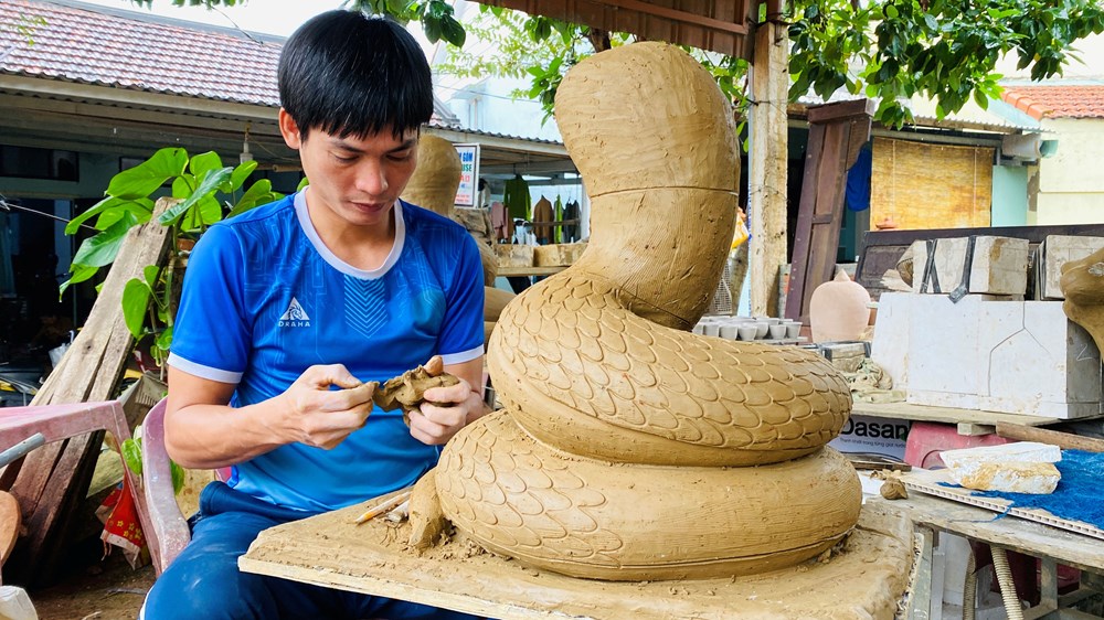 anh gom 8 anh le van nhat che tac linh vat ran nmrp